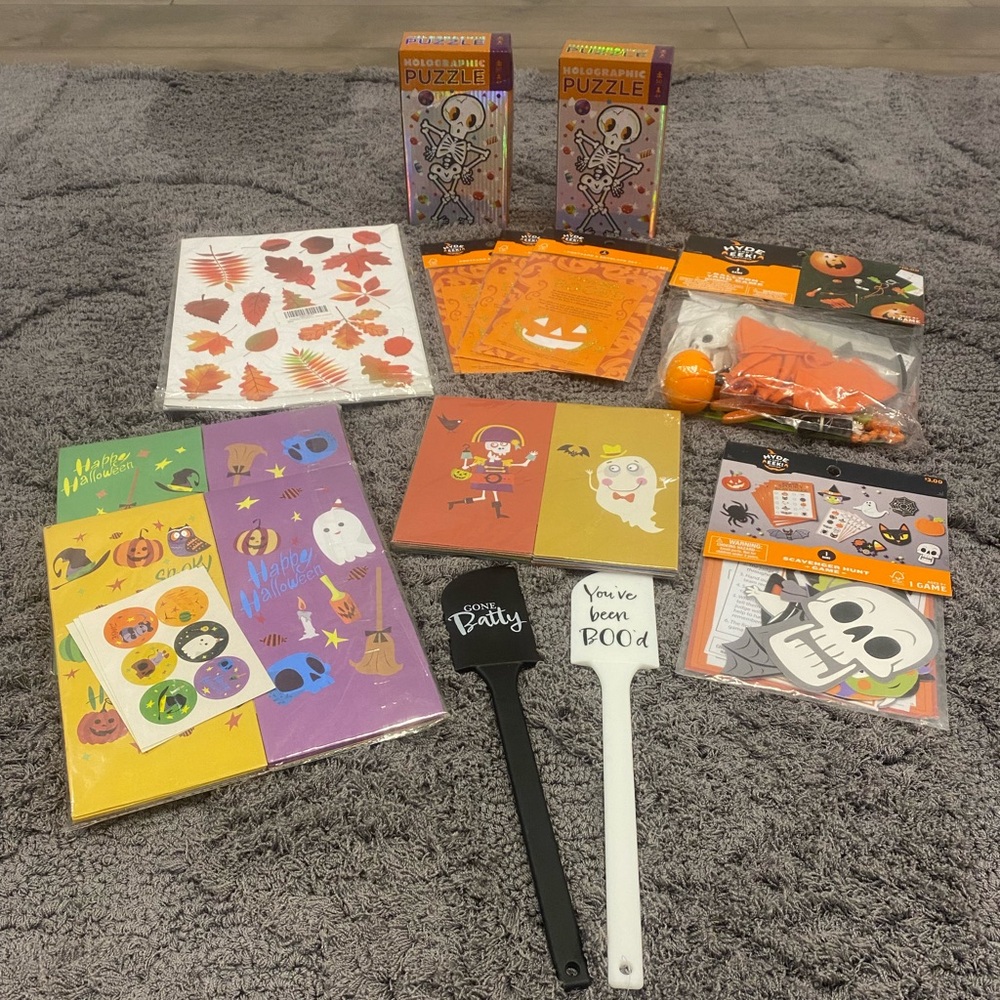 Halloween Party Supplies Assortment - Orange, Black & White
